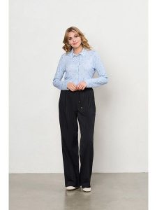 &Co Woman Koszula "Lotte" w kolorze błękitnym rozmiar: L. Niebieskie koszule &Co Woman, l, bez wzorów, bez kołnierzyka, bez ramiączek. Za 214,19 zł.