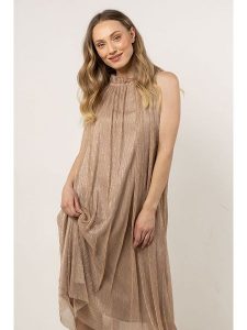 Awama Sukienka w kolorze beżowym rozmiar: S/M. Brązowe sukienki Awama, m, bez wzorów, bez kołnierzyka, bez ramiączek, midi. Za 166,88 zł.