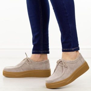 Beżowe skórzane półbuty damskie Filippo Dp7500/26. Brązowe półbuty Filippo, na jesień, bez wzorów, z jeansu, z okrągłym noskiem, bez obcasa, na płaskiej podeszwie, bez zapięcia. Za 239,00 zł.