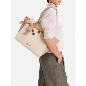 Torebka Nine West. Torebki klasyczne Nine West, bez wzorów, bez dodatków. Za 369,99 zł.