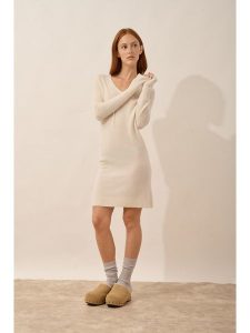 Just Cashmere Kaszmirowa sukienka "Tracy" w kolorze kremowym rozmiar: S. Brązowe sukienki Just Cashmere, s, bez wzorów, z kaszmiru, bez kołnierzyka, bez ramiączek, mini. Za 413,99 zł.