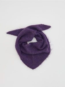 Trójkątna chusta - fioletowy. Fioletowe apaszki i chusty Reserved, bez wzorów. Za 59,99 zł.