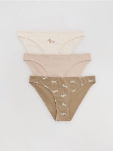 Bawełniane majtki typu figi 3 pack - beżowy. Brązowe figi Reserved, bez wzorów, z bawełny. W wyprzedaży za 35,99 zł.