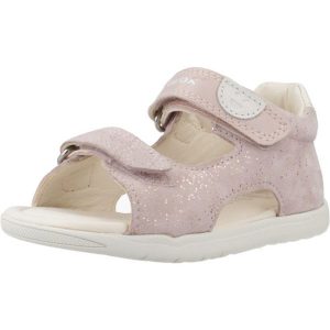 Sandały Geox Model B Sandal Macchia Gir Kolor Rose. Czerwone sandały Geox, bez wzorów, ze skóry, bez obcasa, bez zapięcia. Za 219,99 zł.