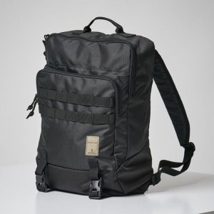 Plecak Solognac Tactical 100 20 litrów. Czarne plecaki SOLOGNAC. Za 59,99 zł.
