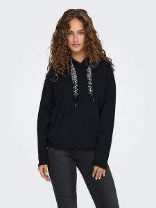 ONLY Bluza w kolorze czarnym rozmiar: S. Czarne bluzy ONLY, s, bez wzorów, z kapturem. Za 127,35 zł.