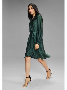 SWING Sukienka w kolorze zielonym rozmiar: 46. Zielone sukienki Swing, bez wzorów, z tkaniny, z asymetrycznym kołnierzem, bez ramiączek, midi, asymetryczne. Za 223,46 zł.