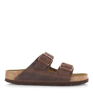 Klapki unisex Birkenstock Arizona. Brązowe klapki Birkenstock, bez wzorów, z materiału, bez obcasa. Za 399,00 zł.