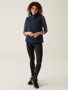 Regatta Kamizelka polarowa "Calmry" w kolorze granatowym rozmiar: 42. Niebieskie kamizelki Regatta, bez wzorów, z polaru, bez kołnierzyka, bez ramiączek, bez kaptura. Za 82,83 zł.