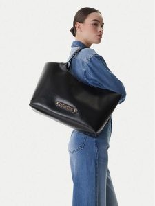 LOVE MOSCHINO Torebka JC4129PP1OLH0000 Czarny. Czarne shopper bag LOVE MOSCHINO, bez wzorów, ze skóry, bez dodatków. Za 755,99 zł.