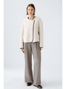 Oui Kurtka przejściowa w kolorze brązowo-kremowym rozmiar: 40. Brązowe kurtki Oui, bez wzorów, bez kaptura. Za 307,46 zł.