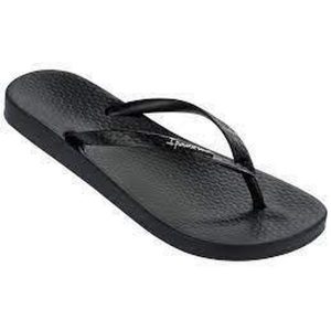 Klapki damskie Ipanema Anatomica Tan. Czarne klapki Ipanema, bez wzorów, z gumy, bez obcasa. Za 49,99 zł.