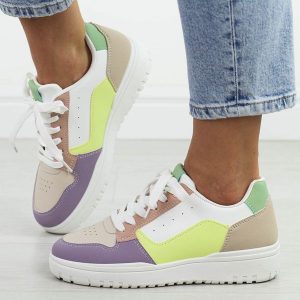 Fioletowe sportowe buty damskie McBraun 23263. Fioletowe buty sportowe McBraun, na lato, bez wzorów, ze skóry, bez zapięcia, na fitness i siłownię. Za 99,00 zł.