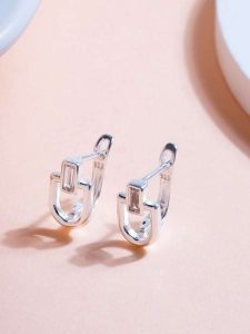 Lodie Silver Srebrne kolczyki z cyrkoniami rozmiar: onesize. Szare kolczyki Lodie Silver, z cyrkonią, srebrne. Za 78,99 zł.