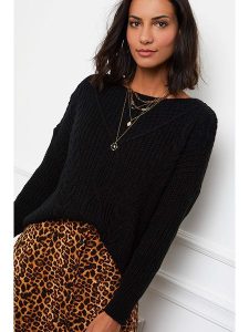 L'armoire de Suzette Sweter w kolorze czarnym rozmiar: 34/36. Czarne swetry oversize L'armoire de Suzette, l, bez wzorów, ze splotem, bez ramiączek. Za 86,99 zł.