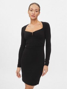 Guess Sukienka codzienna Evelina W4RK53 KC2A2 Czarny Slim Fit. Czarne kombinezony Guess, m, z aplikacjami, z syntetyku, bez kołnierzyka, bez ramiączek. Za 219,99 zł.