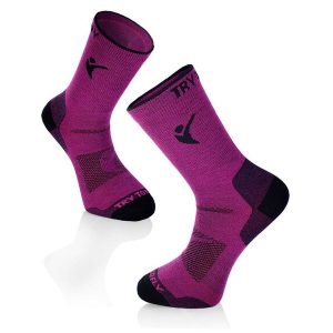 LEKKIE SKARPETKI TURYSTYCZNE Skarpetki turystyczne Fuchsia Mountain. Czerwone skarpetki TRY TO FLY, bez wzorów. W wyprzedaży za 71,63 zł.