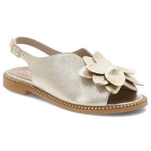Sandały damskie Chebello, eleganckie skórzane z ozdobnym kwiatem na płaskim obcasie na sprzączkę, złote, 4729-523. Żółte sandały CheBello, z aplikacjami, bez obcasa, na płaskiej podeszwie, bez zapięcia. Za 369,00 zł.