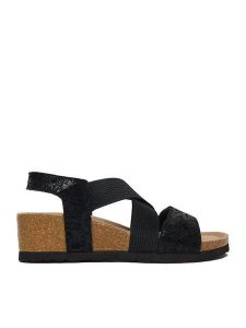 Go Soft Sandały CEO-HSCB15046-52 Czarny. Czarne sandały Go Soft, bez wzorów, ze skóry, bez obcasa, na koturnie, bez zapięcia. Za 159,99 zł.