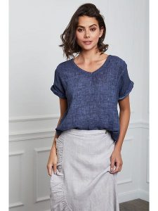 Fleur de Lin Lniana koszulka "Fabius" w kolorze granatowym rozmiar: M. Niebieskie bluzki Fleur de Lin, m, bez wzorów, ze lnu, bez kołnierzyka, bez ramiączek. Za 127,35 zł.