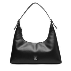 Torebka Calvin Klein. Czarne torebki klasyczne Calvin Klein, bez wzorów, bez dodatków. Za 649,99 zł.