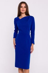 Elegancka sukienka ołówkowa z asymetrycznym dekoltem chaber. Sukienki Stylove, l, bez wzorów, eleganckie, z asymetrycznym kołnierzem, bez ramiączek, asymetryczne. Za 359,00 zł.