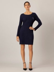 APART Sukienka dzianinowa w kolorze granatowym rozmiar: 40. Niebieskie sukienki Apart, bez wzorów, z dzianiny, bez kołnierzyka, bez ramiączek, mini. Za 148,96 zł.