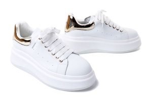GOE NN2N4031 white/gold, półbuty damskie. Białe półbuty Goe, bez wzorów, ze skóry, bez obcasa, bez zapięcia. Za 297,43 zł.
