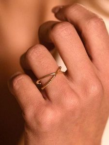 OR ÉCLAT Złoty pierścionek "Neptune" rozmiar: 56. Żółte pierścionki OR ÉCLAT, złote. Za 894,14 zł.