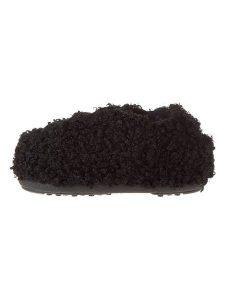 Moon Boot Kapcie w kolorze czarnym rozmiar: 41-42. Czarne kapcie Moon Boot, bez wzorów. Za 250,35 zł.