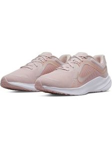 Nike Buty "Quest 5" w kolorze jasnoróżowym do biegania rozmiar: 42,5. Różowe buty sportowe Nike, bez wzorów, bez zapięcia, do biegania. Za 223,46 zł.