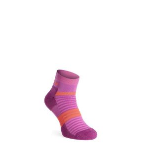 Skarpety Inov-8 Active Mid Sock. Fioletowe skarpetki Inov-8, bez wzorów. Za 51,99 zł.