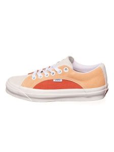 Vans Skórzane sneakersy w kolorze kremowo-pomarańczowo-czerwonym rozmiar: 41. Brązowe trampki Vans, bez wzorów, z materiału, bez zapięcia. Za 166,88 zł.
