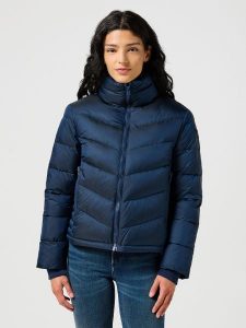 WRANGLER DAMSKA KURTKA ZIMOWA WRANGLER SHORT PUFFER JACKET NAVY 112356503. Niebieskie kurtki Wrangler, na zimę, xs, bez wzorów, bez kaptura. Za 299,99 zł.