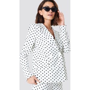 NA-KD Classic Luźna marynarka dwurzędowa - White. Marynarki i żakiety marki NA-KD Classic. W wyprzedaży za 145,77 zł.