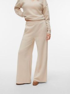 Vero Moda Spodnie dresowe w kolorze kremowym rozmiar: L. Brązowe spodnie dresowe Vero Moda, l, bez wzorów, z dresówki. Za 86,99 zł.