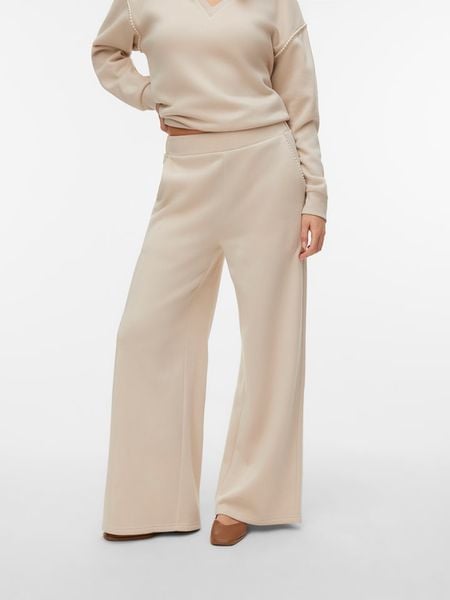 Vero Moda Spodnie dresowe w kolorze kremowym rozmiar: L. Brązowe spodnie dresowe Vero Moda, l, bez wzorów, z dresówki. Za 104,64 zł.