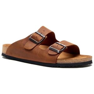 Comfortfusse Klapki w kolorze brązowym rozmiar: 45. Brązowe klapki Comfortfüße, bez wzorów, z otwartym noskiem, bez obcasa. Za 260,99 zł.