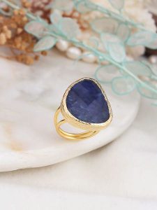 Pierres delicates Pozłacany pierścionek z lapis lazuli rozmiar: onesize. Niebieskie pierścionki Pierres delicates, z lazurytem, pozłacane. Za 34,99 zł.