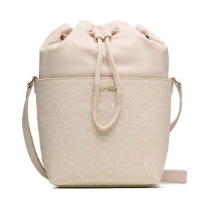Torebka Calvin Klein. Czerwone listonoszki Calvin Klein, bez wzorów, bez dodatków. Za 519,99 zł.