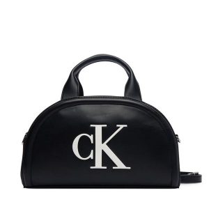 Torebka Calvin Klein. Czarne torebki klasyczne Calvin Klein, bez wzorów, bez dodatków. Za 409,99 zł.