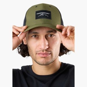 Czapka z daszkiem hiking unisex Swedemount Lofoten Trucker Cap II. Czarne czapki SWEDEMOUNT, bez wzorów, z materiału. Za 69,99 zł.