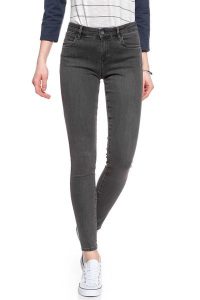 WRANGLER SKINNY ASH W28KLX86O. Szare rurki Wrangler, z denimu. W wyprzedaży za 89,99 zł.