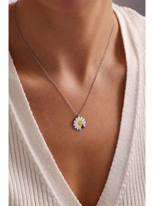 Lodie Silver Srebrny naszyjnik z zawieszką - dł. 42 cm rozmiar: onesize. Białe naszyjniki Lodie Silver, srebrne. Za 52,99 zł.