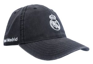 Czapka Real Madryt Junior - oficjalna licencjonowana. Niebieskie czapki REAL MADRID, bez wzorów, z bawełny. Za 99,00 zł.