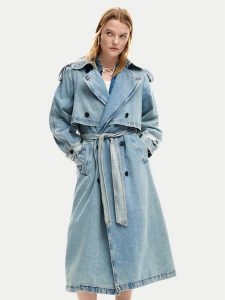 Desigual Trencz Vio 26SWED17 Niebieski Regular Fit. Niebieskie płaszcze Desigual, xs, bez wzorów, z bawełny, bez kaptura. Za 901,99 zł.