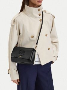 MEXX Torebka CEO-MEXX-L-007-10 Czarny. Czarne listonoszki Mexx, bez wzorów, ze skóry, bez dodatków. Za 149,99 zł.