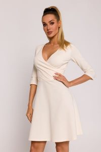 Śmietankowa Mini Sukienka z Dekoltem i Zakładkami. Czarne sukienki MOE, l, bez wzorów, z bawełny, wizytowe, bez kołnierzyka, bez ramiączek, mini. Za 316,90 zł.
