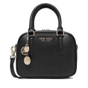 Torebka Nine West. Czarne torebki klasyczne Nine West, bez wzorów, bez dodatków. Za 299,99 zł.