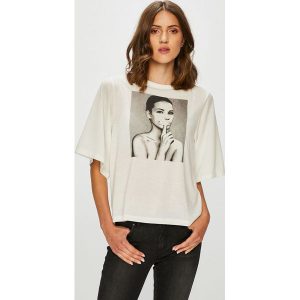 Jacqueline de Yong - Top Angle. T-shirty marki Jacqueline de Yong. W wyprzedaży za 34,90 zł.